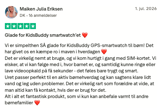 Barn på vej til skole med KidsBuddy™-ur