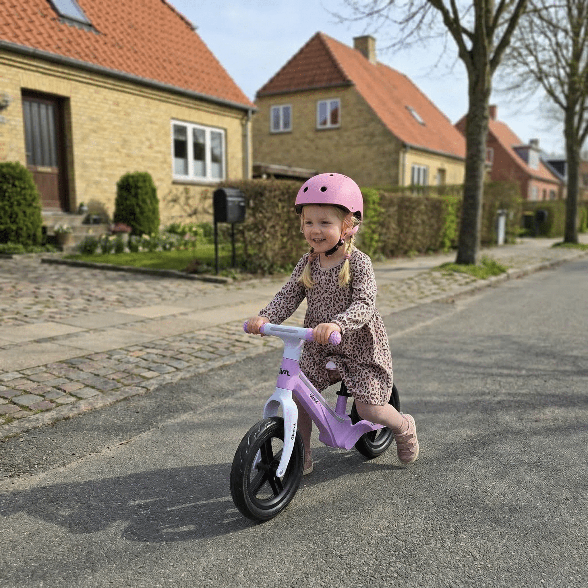Glimmt™ - Løbecykel med LED til børn 3 - 7 år - Tech - shoppen.dk - Black - 